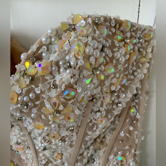 Sherri hill corseted white/ champagne gown - Picture 4 of 15